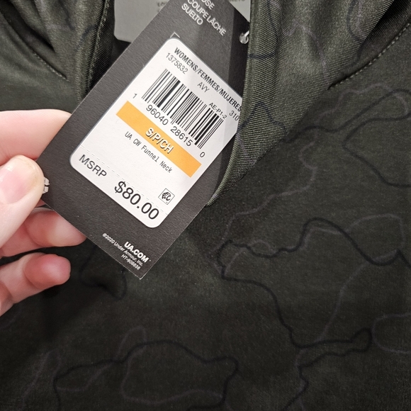 $80 msrp Under Armour Cold Weather Funnel Neck - Picture 7 of 11